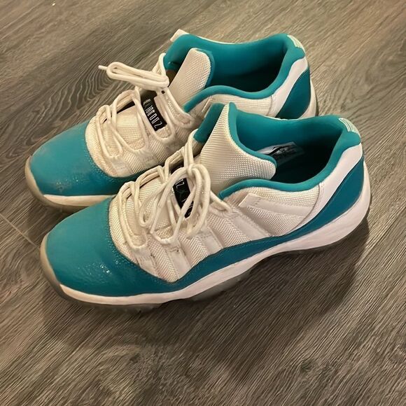 Kids AIR JORDAN 11 RETRO LOW KIDS US6.5Y EU39 - Picture 2 of 4